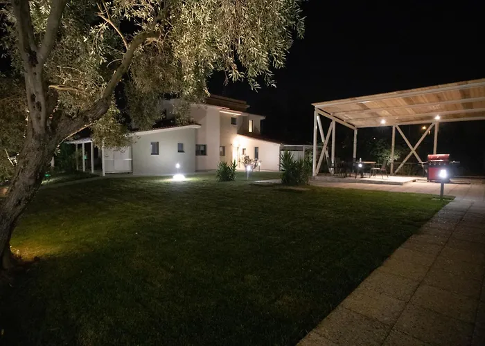 8 Boutique Suites